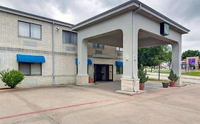 Quality Inn & Suites Grand Prairie South